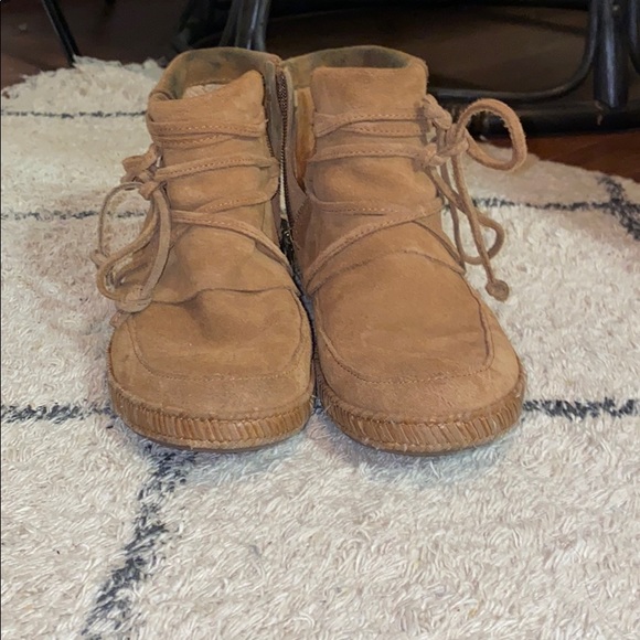 UGG - Picture 3 of 7